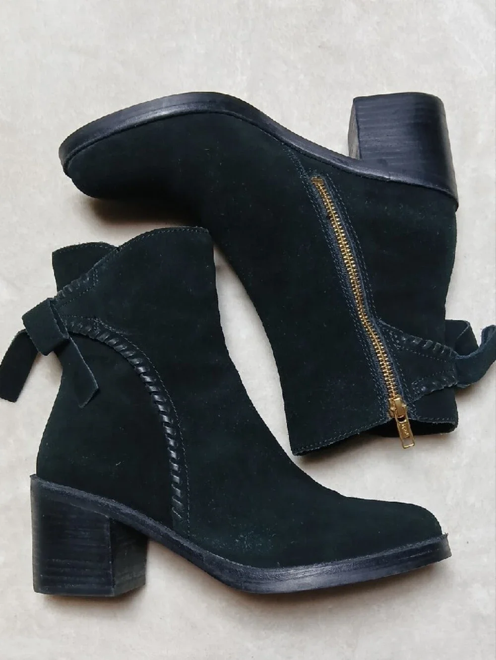 UGG Fraise Whipstichts Black Suede Ankle Boot with Back Bow Size 8